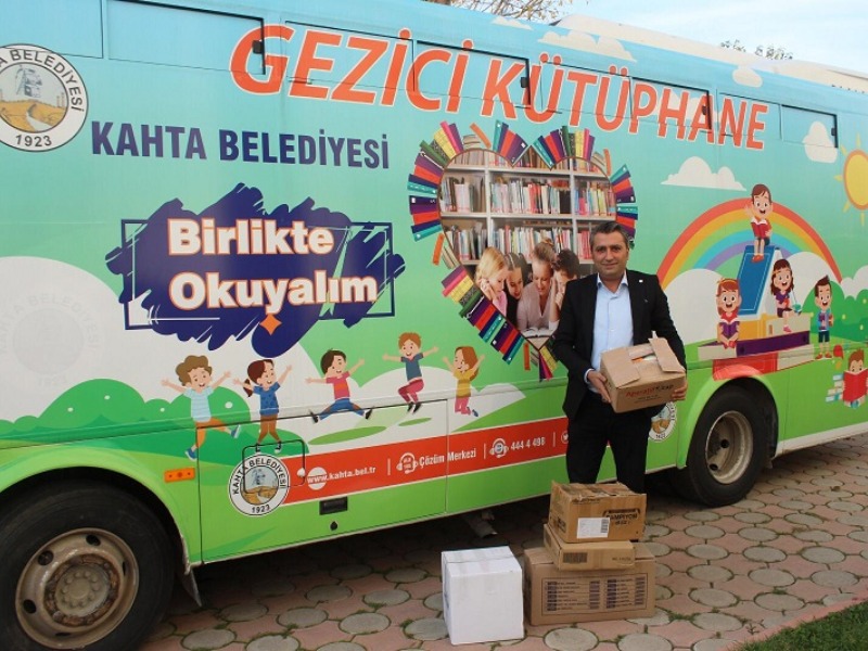 Adana’dan Kahta Belediyesi’ne kitap desteği
