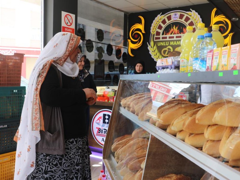 Sivas'ta ekmek savaşları, fiyat 2 TL'ye düştü