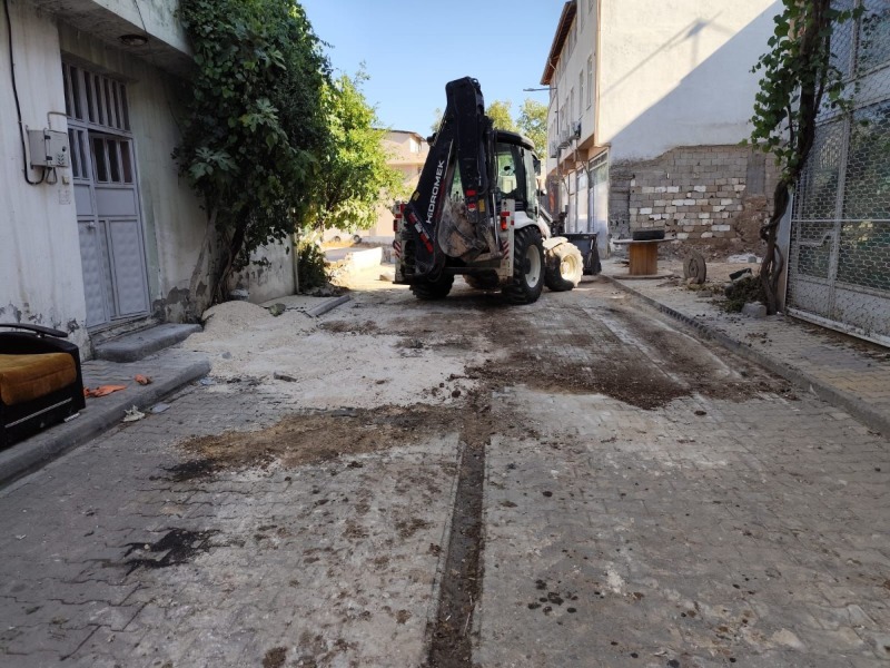 Adıyaman'da patlayan lağım borusu sorununu çözdü