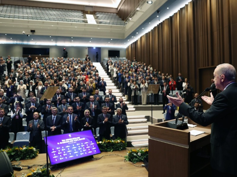 Erdoğan'dan CHP'ye eleştiri: '28 milyonun iradesine hakaret edeni başköşeye oturttular'