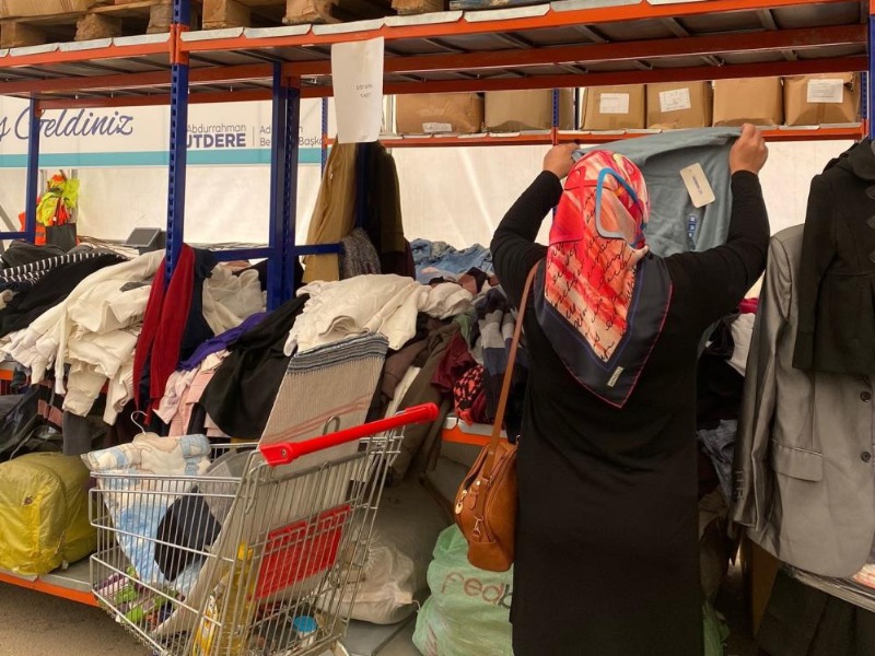 Sosyal market günde 70 kişiye destek sağliyor