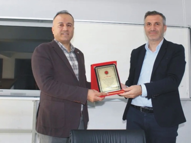 Prof. Dr. R. İlyas Öner, öğrencilerle kariyer günlerinde buluştu