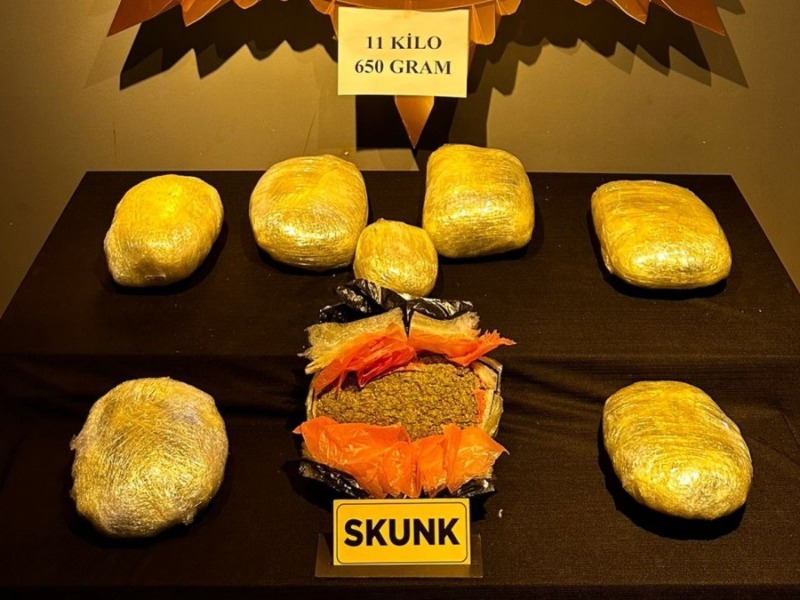 11 kilogram uyuşturucu madde ele geçirildi: 3 kişi tutuklandı