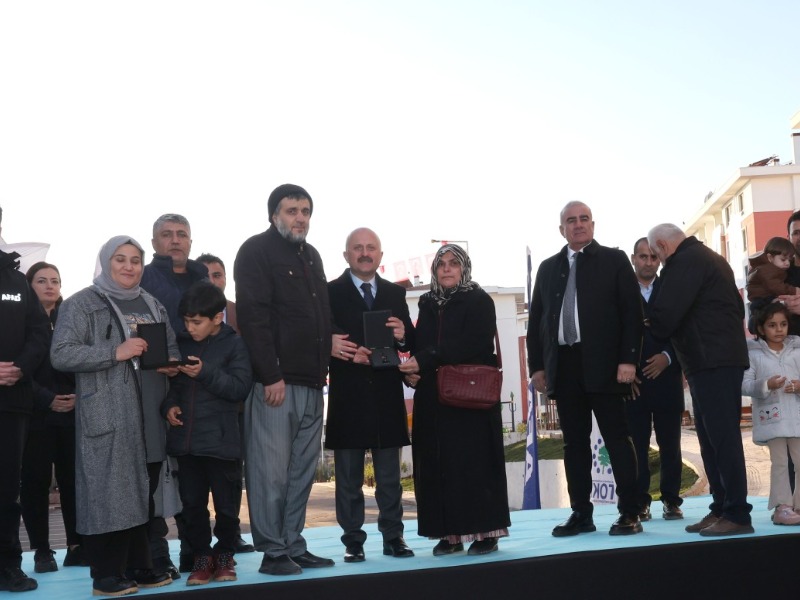 Adıyaman Valiliği: 'Konutlara yerleştirme çalışmaları hız kesmeden devam edecek'