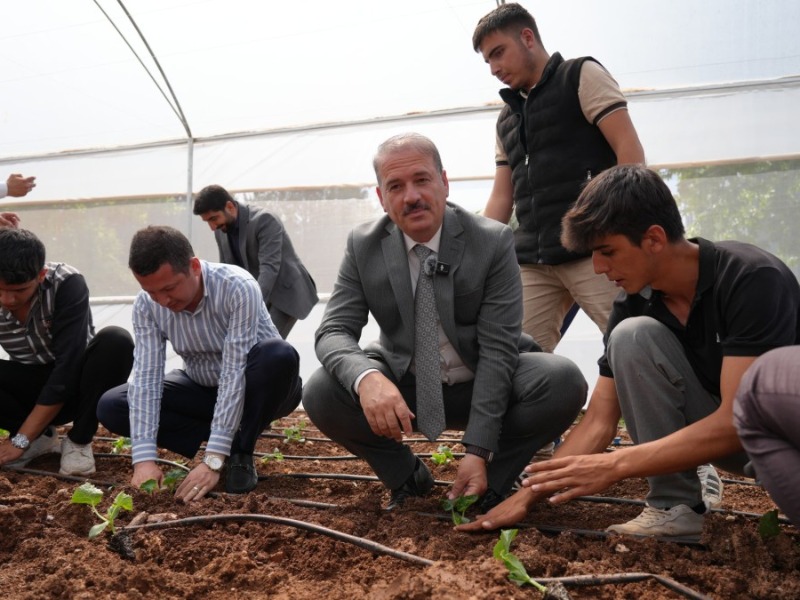 Adıyaman'da 500 metrekarelik uygulama serası açıldı