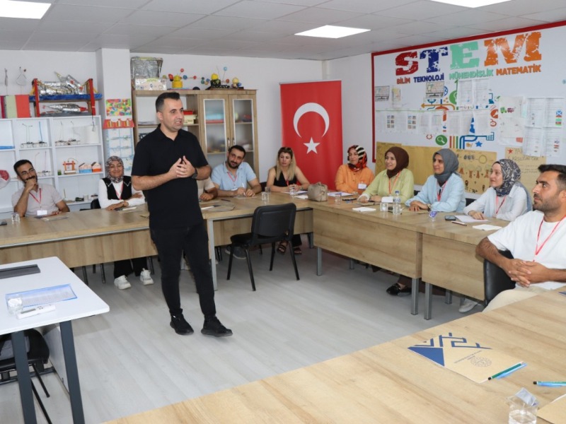 Kahta'da öğretmenlere yönelik proje yazma çalıştayı düzenlendi