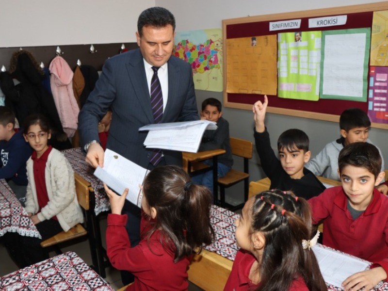 Kahta'da 37 bin öğrenci karne heyecanı yaşadı