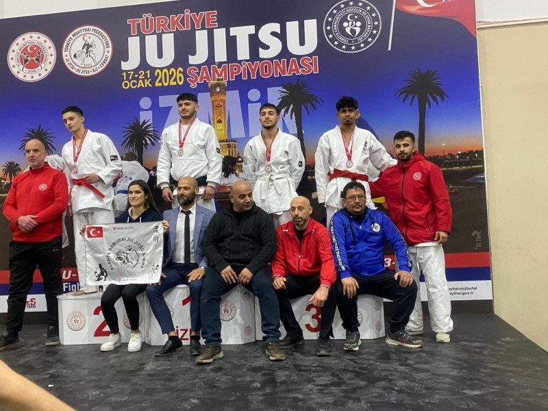 Adıyamanlı kılıç ustası Zehra Kerem Türkiye Şampiyonu oldu