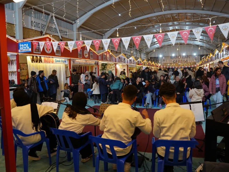 Kahta Belediyesi Ramazan Çarşısı'nda Coşku ve Manevi Atmosfer