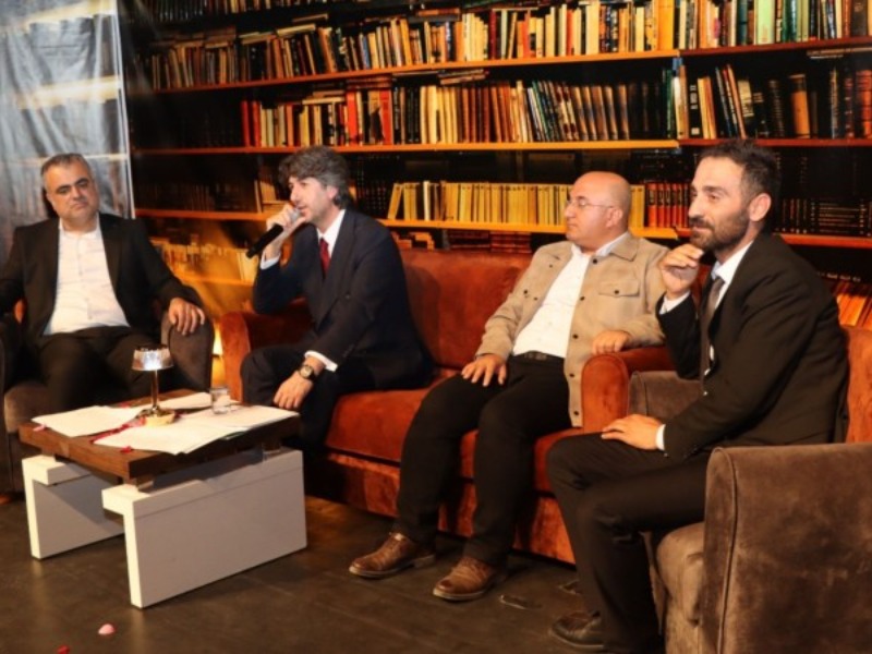 Kahta'da ‘Zemheri Ateşi' şiir programı yoğun ilgi gördü