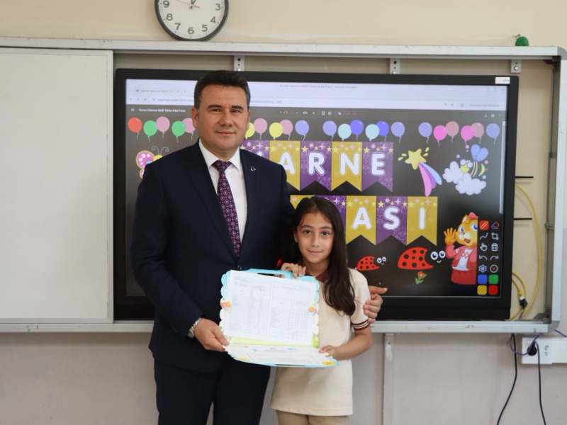 Kahta'da 38 Bin Öğrenci Karne Heyecanı Yaşadı