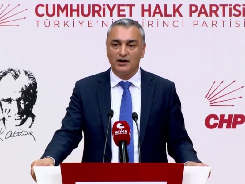CHP'de 26 il yönetimi görevden alındı