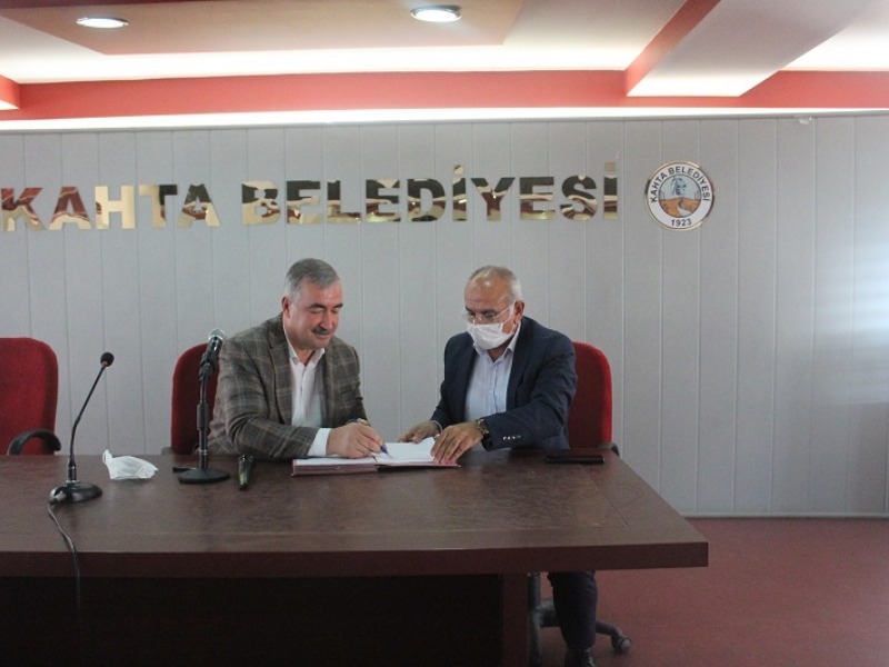 Başkan Turanlı belediye personelinin bayram ikramiyelerini unutmadı