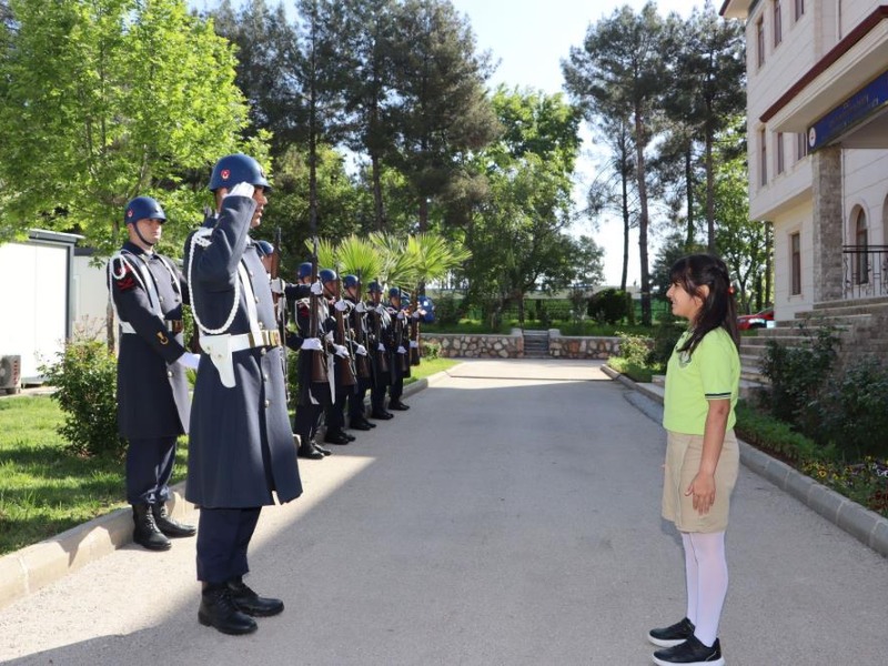 İl Jandarma Komutanı küçük Ada'yı tören mangası karşıladı