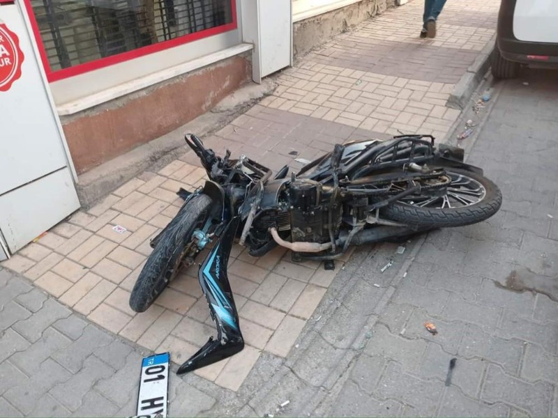 Kahta’da Motosiklet ile otomobil çarpıştı: 2 yaralı