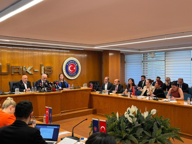 “İNSAN ONURUNA YARAŞIR BİR YAŞAM TALEP EDİYORUZ”